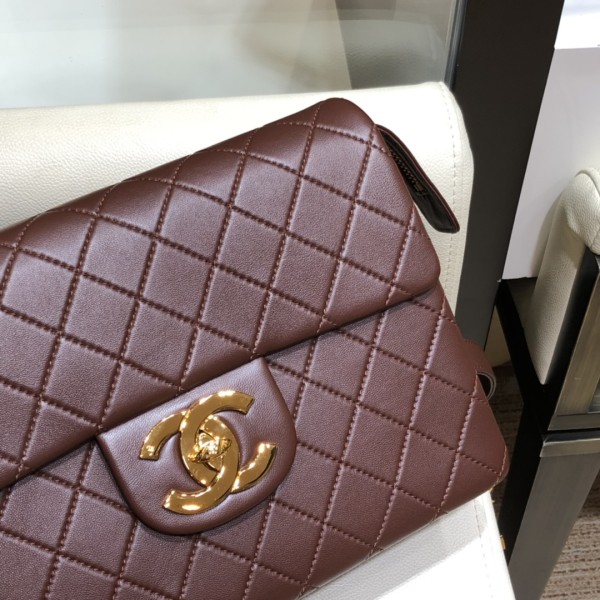 Handbag  Chanel A088  size  30x8x21  cm