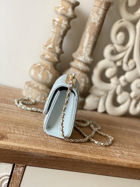 Handbag   Chanel  88631  size 11 11 5 cm