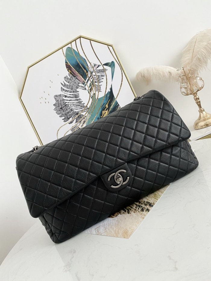  Handbag   Chanel 94305  size  46*14*26  cm