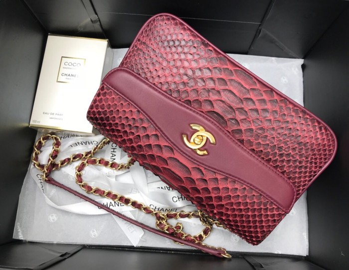 Handbag  Chanel  size  24.5cm*15.5cm*8.5 cm