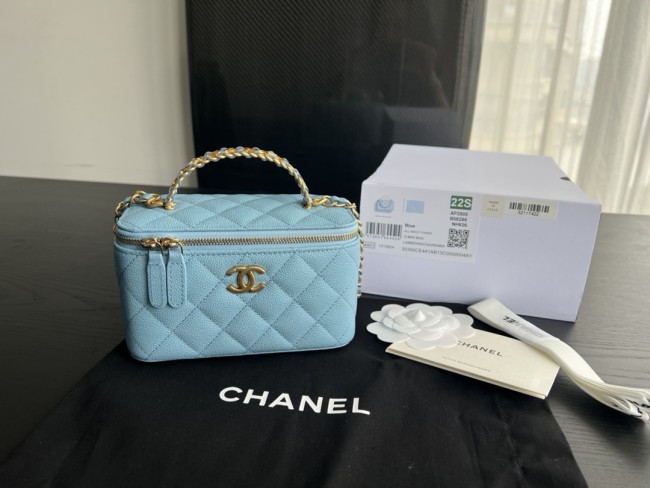 Handbag   Chanel AP2805  size  17cmx9.5cmx8 cm
