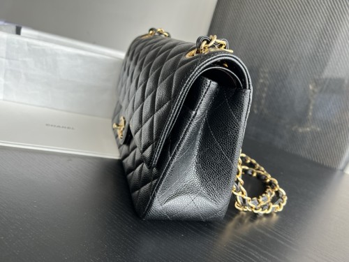 Handbag   Chanel   size  28 cm