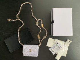  Handbag  Chanel  2444  size 10cmx7.5cmx2 cm 