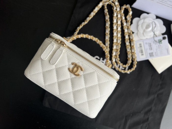  Handbag   Chanel   AP2805 size  17cmx9.5cmx8 cm