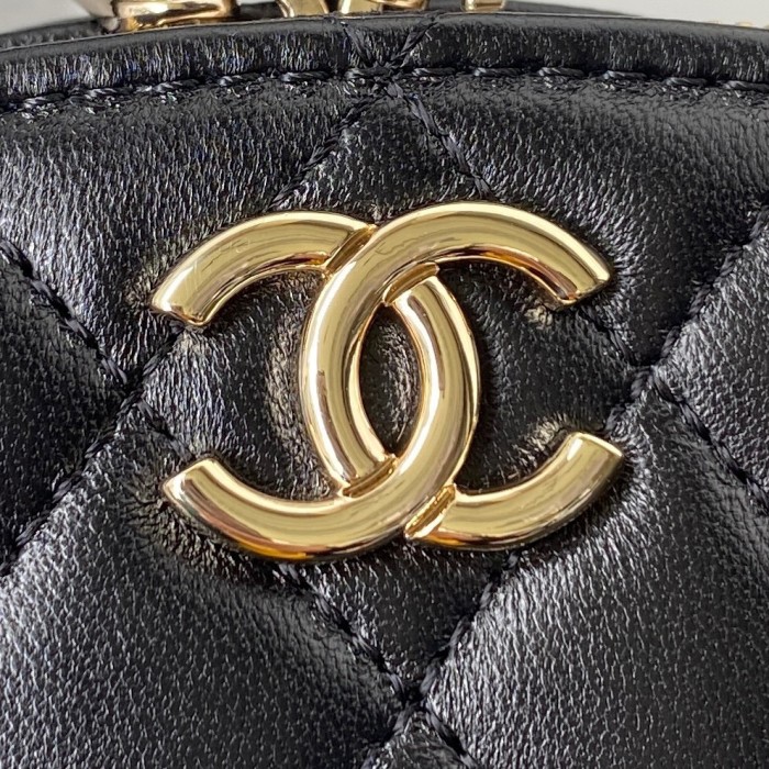  Handbag  Chanel  AP2731  size  9.5*13x5.5 cm