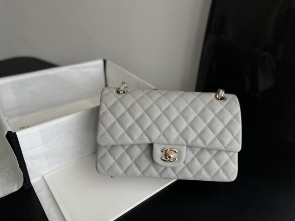 Handbag   Chanel  size  25 cm