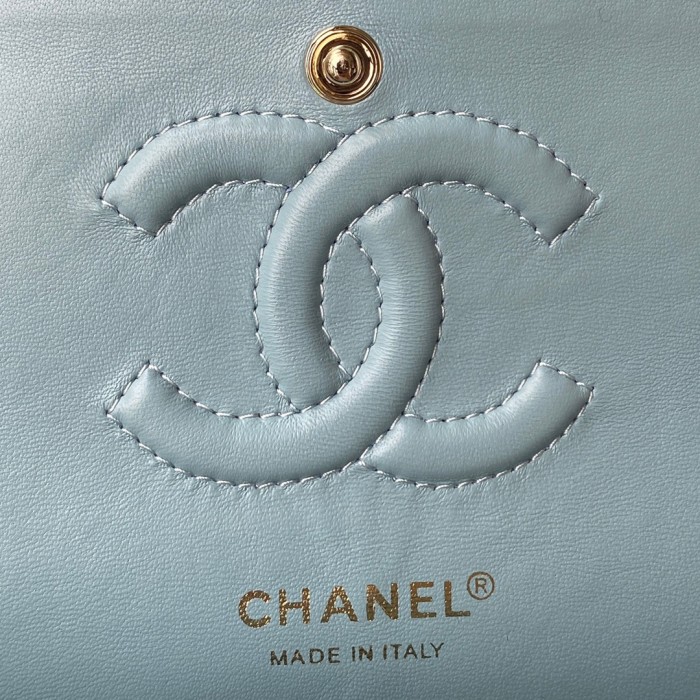 Handbag   Chanel  size 25 cm