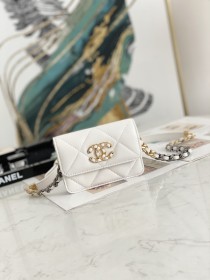 Handbag  Chanel 81166 size  12 8.5 2.5 cm