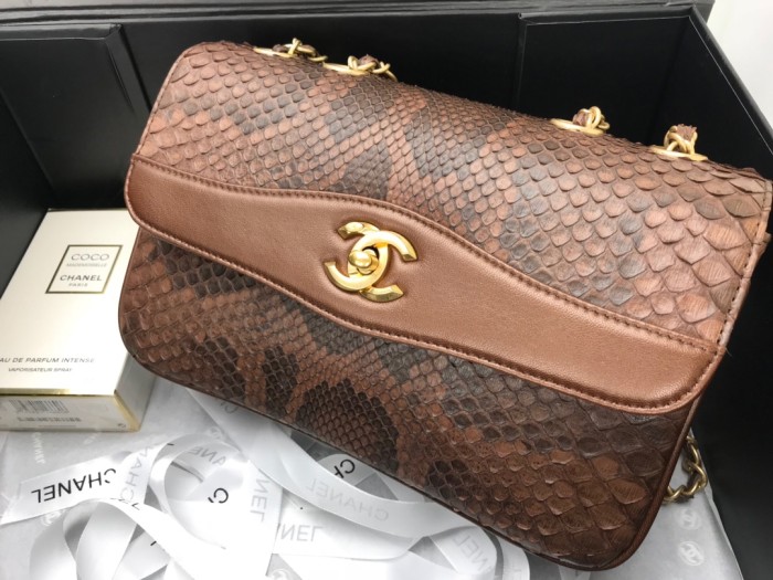  Handbag  Chanel   size  24.5cm*15.5cm*8.5 cm