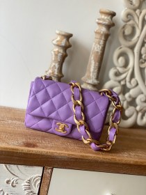 Handbag  Chanel 3214  size  17*21*6 cm