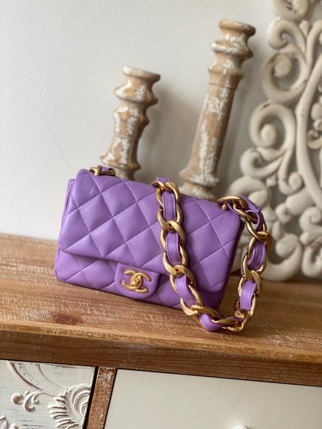 Handbag  Chanel 3214  size  17*21*6 cm