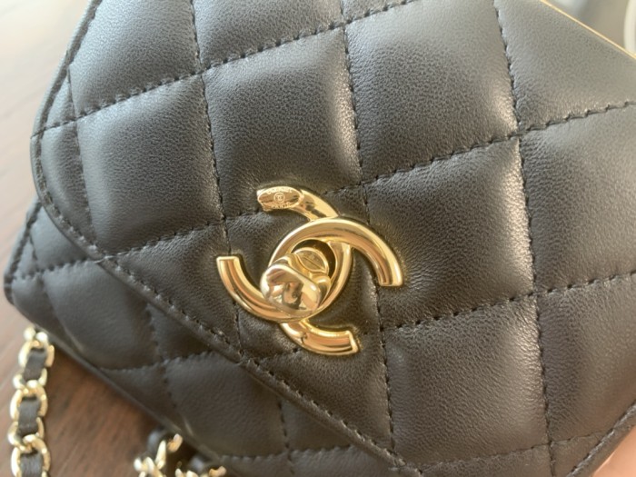 Handbag   Chanel  A81633  size 11cmx11cmx5 cm