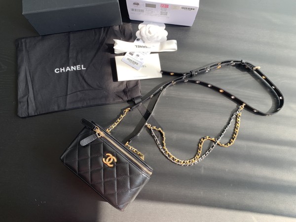 Handbag  Chanel  size  AP2550  size  10cmx17cmx8 cm