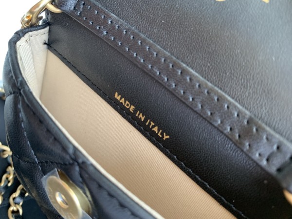  Handbag  Chanel  1461  size  10cmx9 cm 