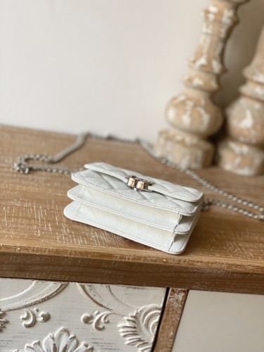  Handbag   Chanel  81197  size 9.5×13×6cm