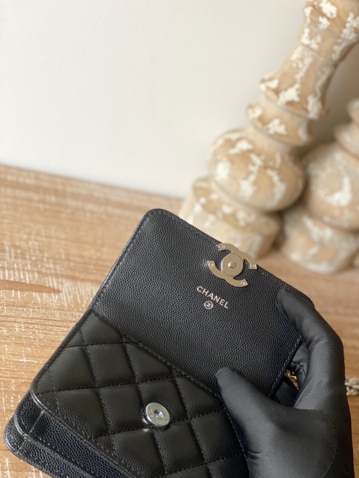  Handbag   Chanel  81197  size 9.5×13×6 cm