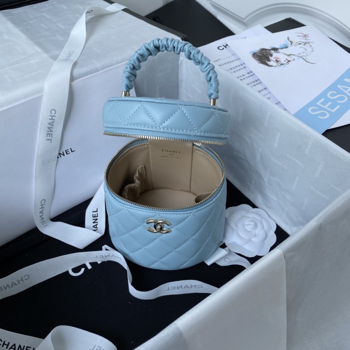 Handbag   Chanel  AP2730  size  13.5*13.5x11.5 cm