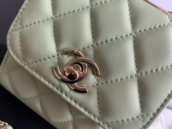 Handbag   Chanel  A81633  size  11cmx11cmx5 cm