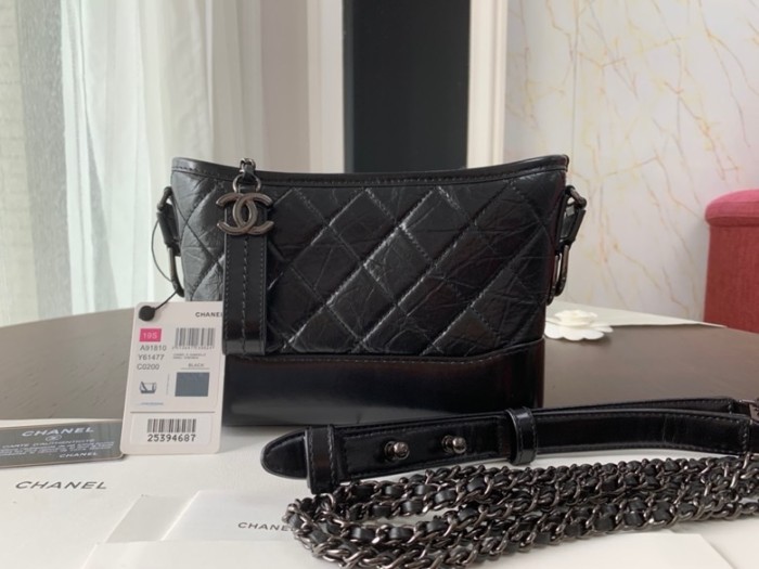  Handbag  Chanel  size  28 cm