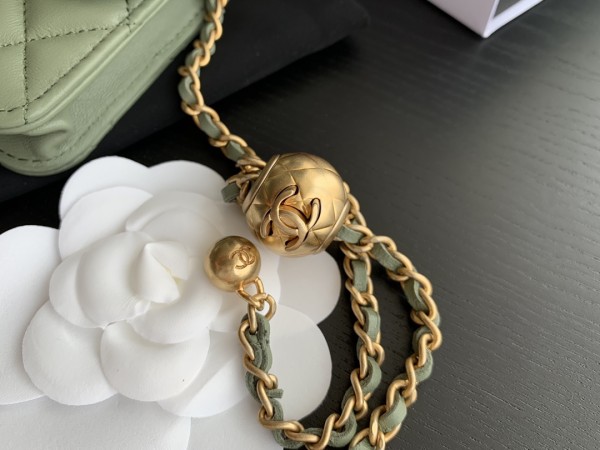  Handbag   Chanel  1465  size  12cmx9 cm