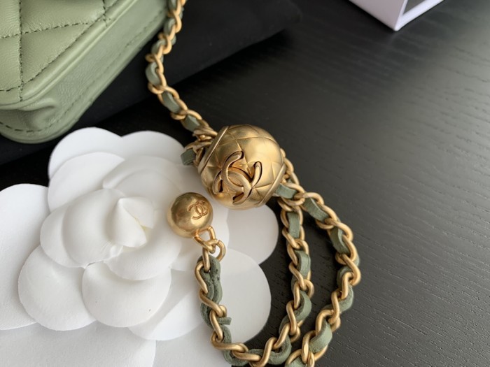  Handbag   Chanel  1465  size  12cmx9 cm