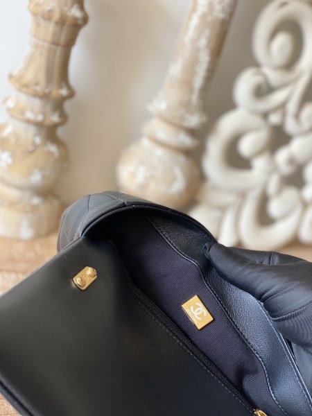  Handbag   Chanel 3214 size  17*21*6 cm