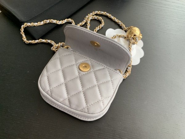 Handbag   Chanel  1461  size  10cmx9 cm