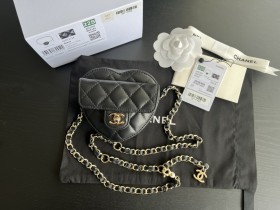 Handbag   Chanel   size  11 cm