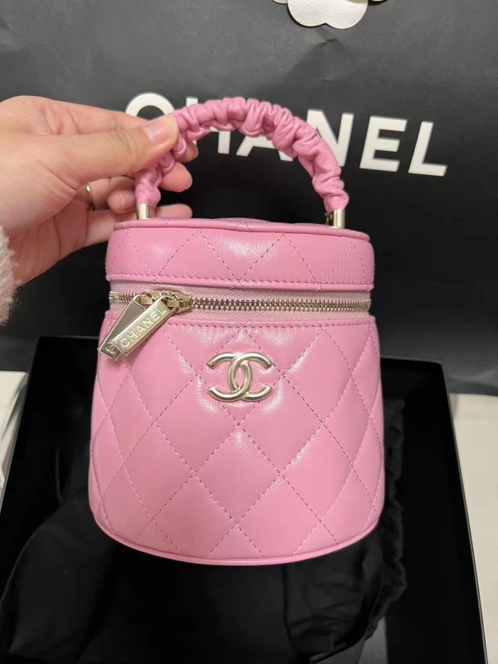 Handbag  Chanel  size 13×13×11 cm