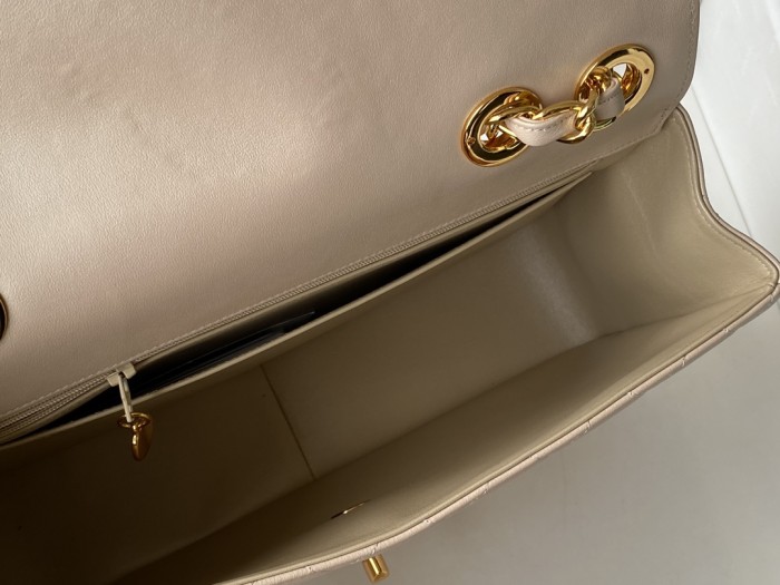 Handbag   Chanel  A088  size  30x8x21  cm