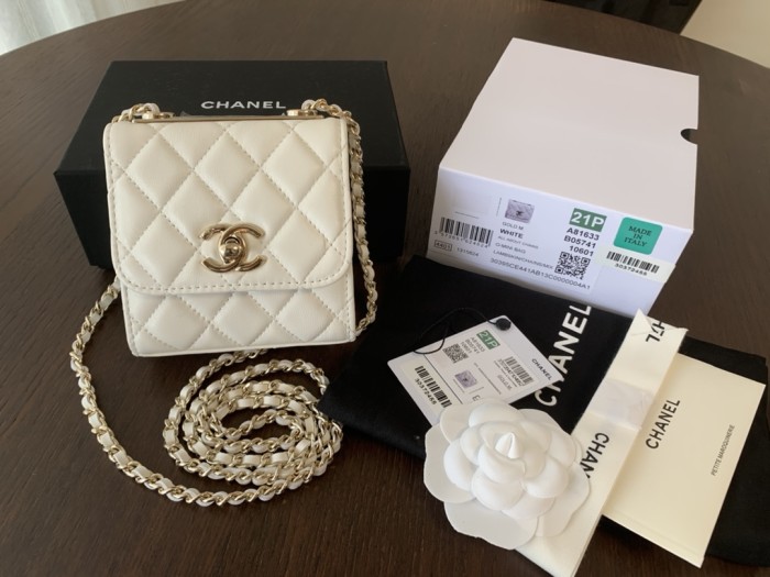 Handbag   Chanel A81633  size  11cmx11cmx5 cm