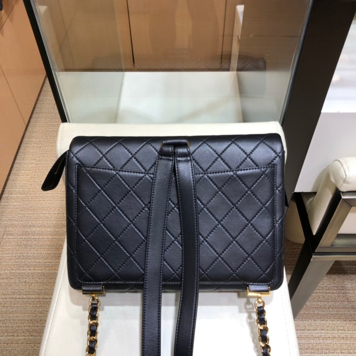  Handbag  Chanel  A088  size 30x8x21 cm