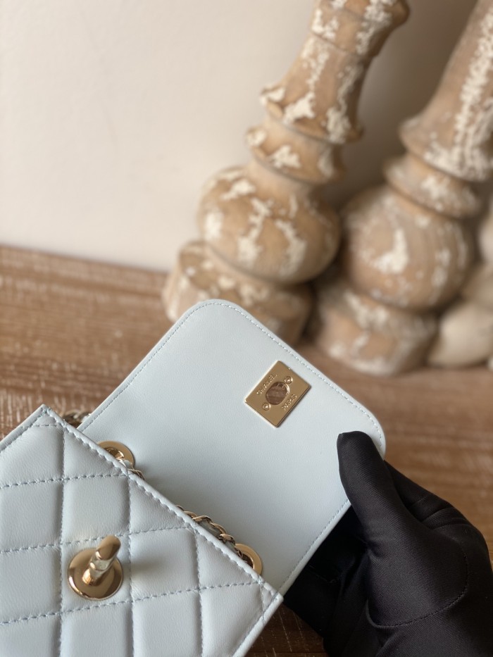 Handbag   Chanel  88631  size 11 11 5 cm