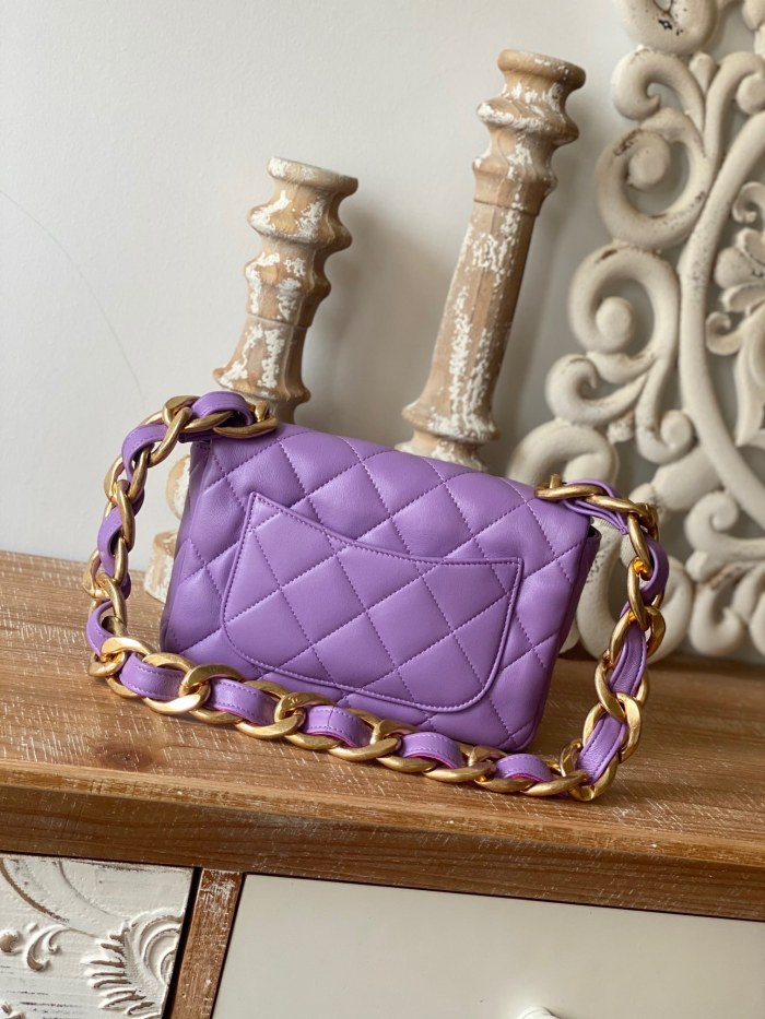 Handbag  Chanel 3214  size  17*21*6 cm