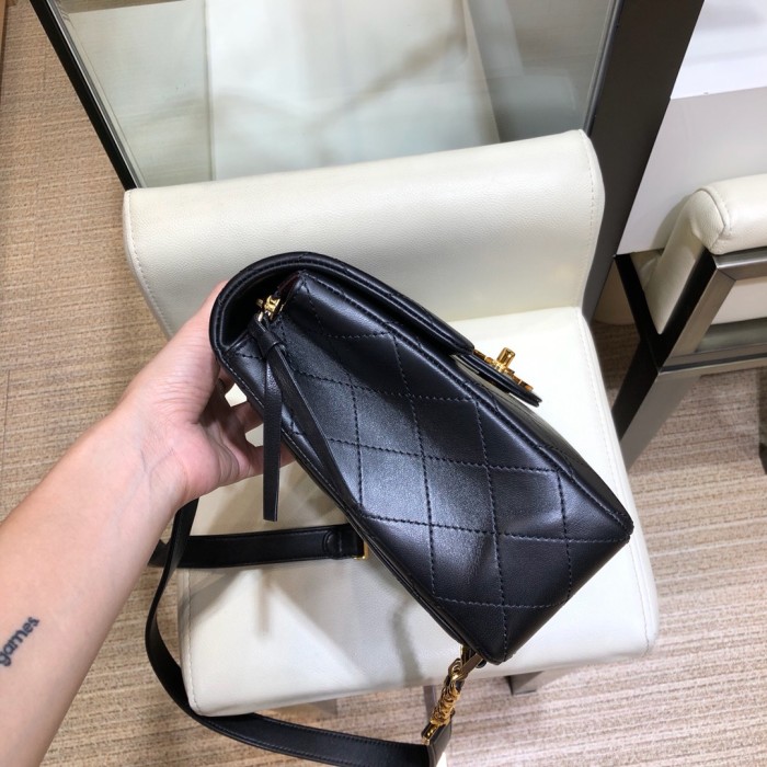  Handbag  Chanel  A088  size 30x8x21 cm