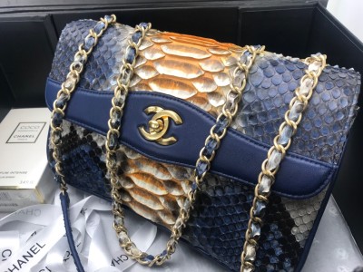  Handbag  Chanel  size  24.5cm*15.5cm*8.5 cm