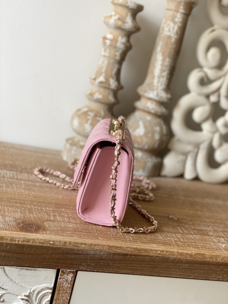  Handbag   Chanel 88631  size  11 11 5  cm