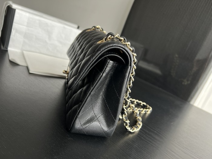 Handbag   Chanel  size  23 cm