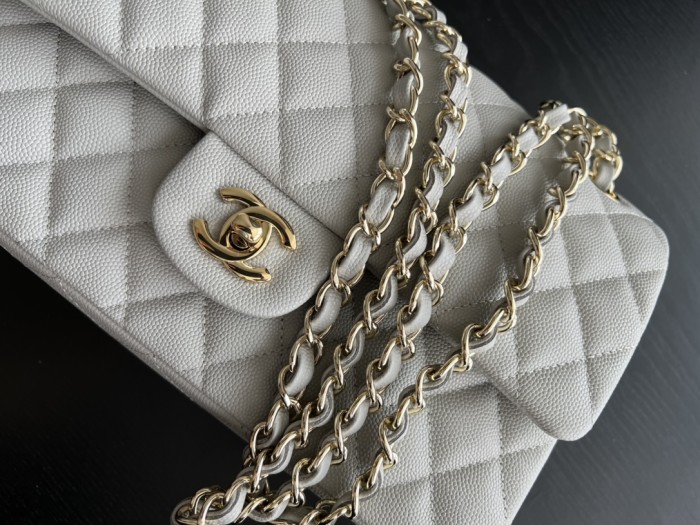 Handbag   Chanel  size  25 cm