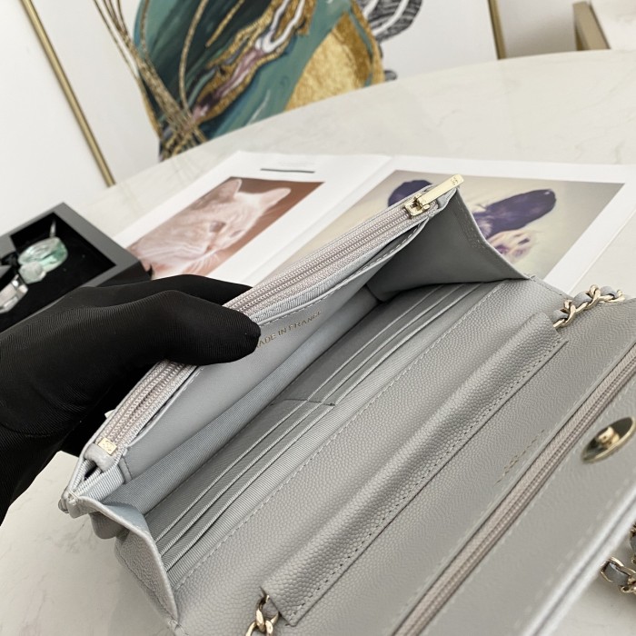  Handbag  Chanel 0250  size  19 cm 