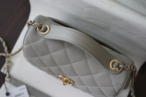  Handbag  Chanel A93067 size  20 cm