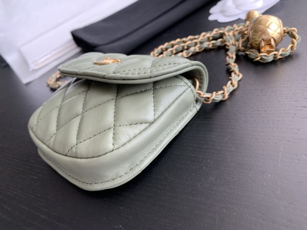  Handbag   Chanel 1461  size  10cmx9 cm 