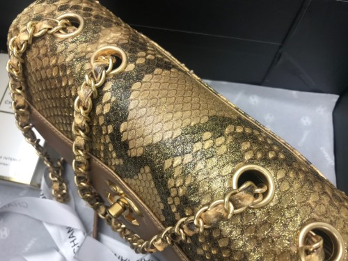  Handbag   Chanel  size  24.5cm*15.5cm*8.5 cm