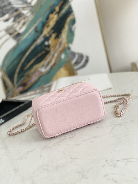 Handbag  Chanel 81187  size  16  9.5  8  cm