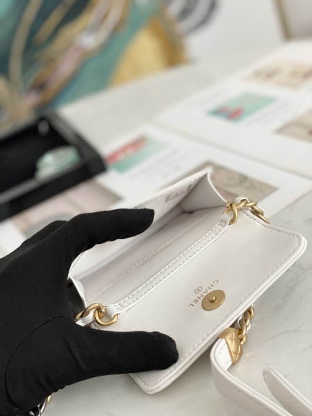 Handbag  Chanel 81166 size  12 8.5 2.5 cm