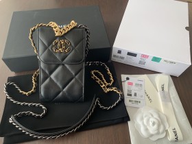 CHANEL Leather Chain Bag Cell Phone Pouch Women's Black AP1773-B04852-94305 size 10*4.5*17cm