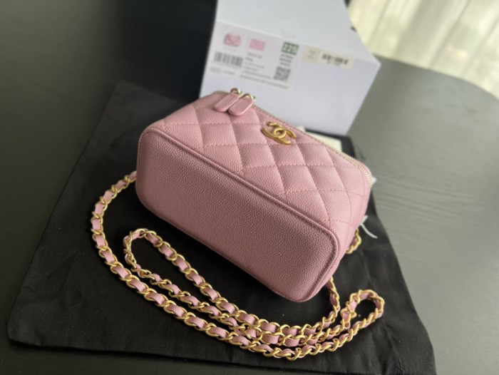  Handbag   Chanel  AP2805  size  17cmx9.5cmx8 cm