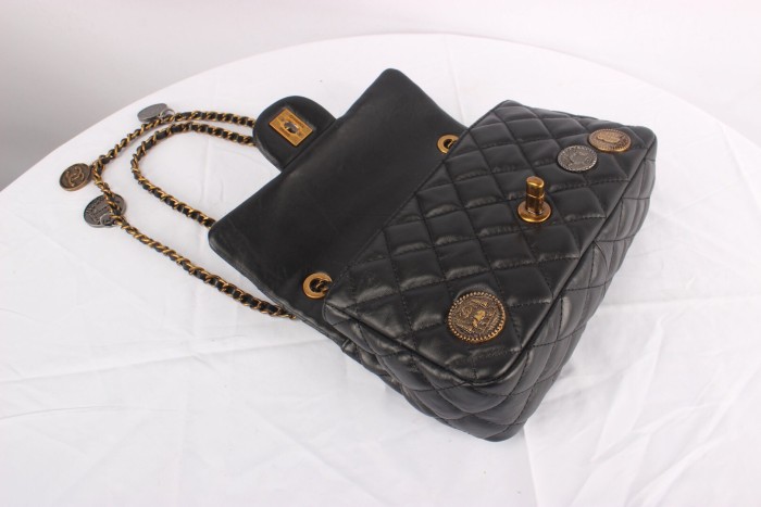  Handbag   Chanel  92674  size  26 Cm