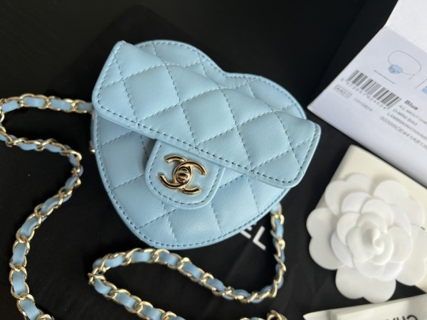 Handbag   Chanel size 11 cm