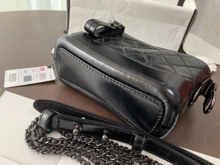  Handbag  Chanel  size  28 cm